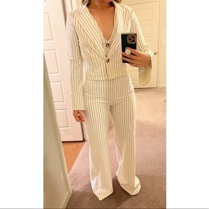 3 Piece Croped Blazer Set. Never been used, only put it on for the picture.